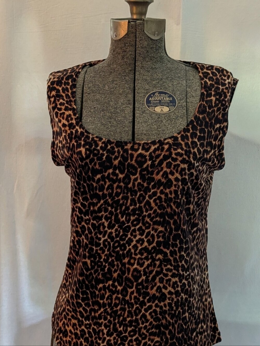 KC Stevens Leopard Print Scoop Neck Women's Tank Top - Brown/Black